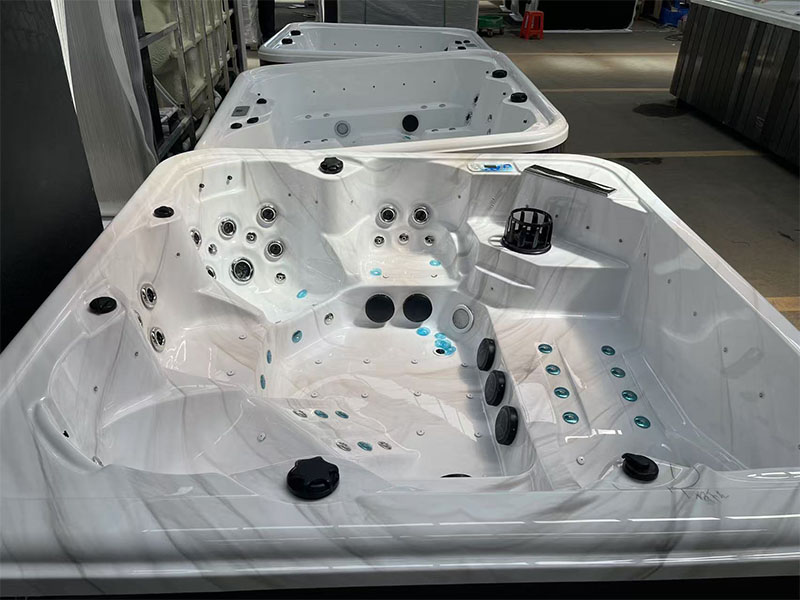 Die doppelwand der whirlpool soll dabei sein: eine doppelabdeckung für struktur und struktur